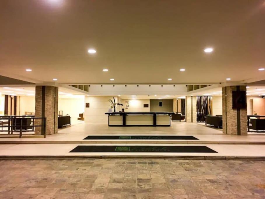 Affordable Condotel Near Manila Airport Екстериор снимка